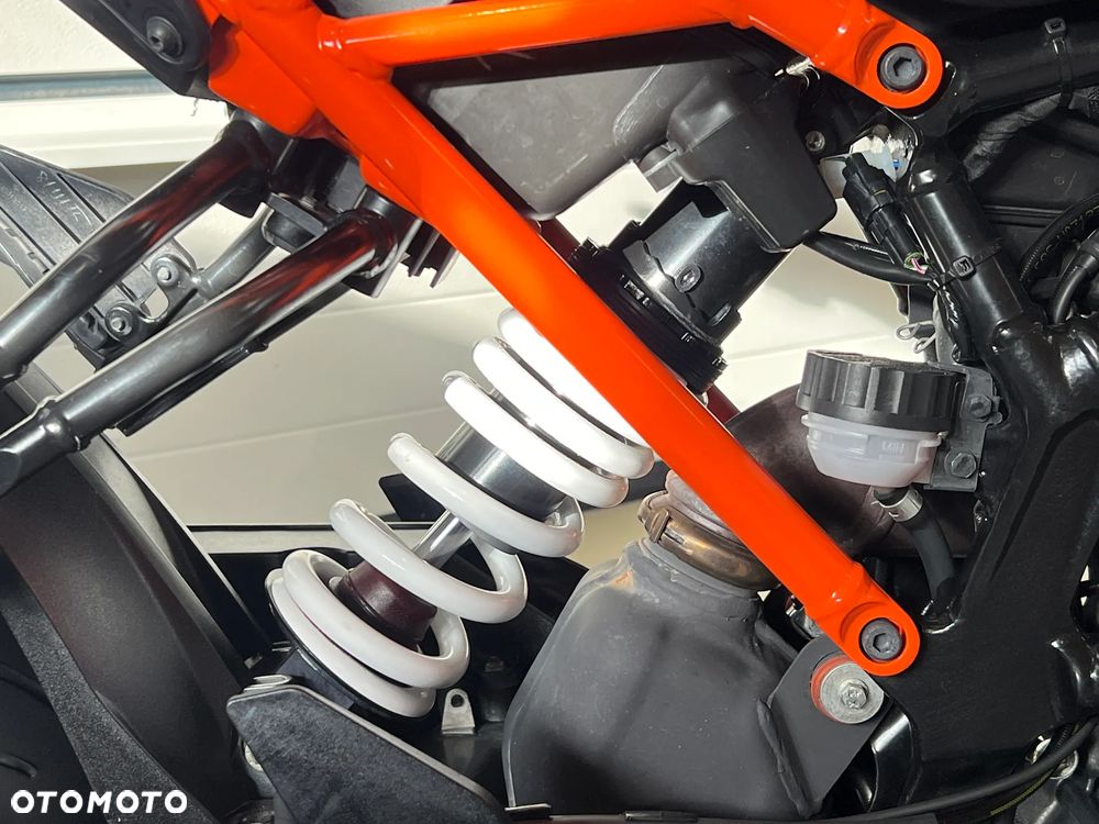 KTM Duke 125 - 29