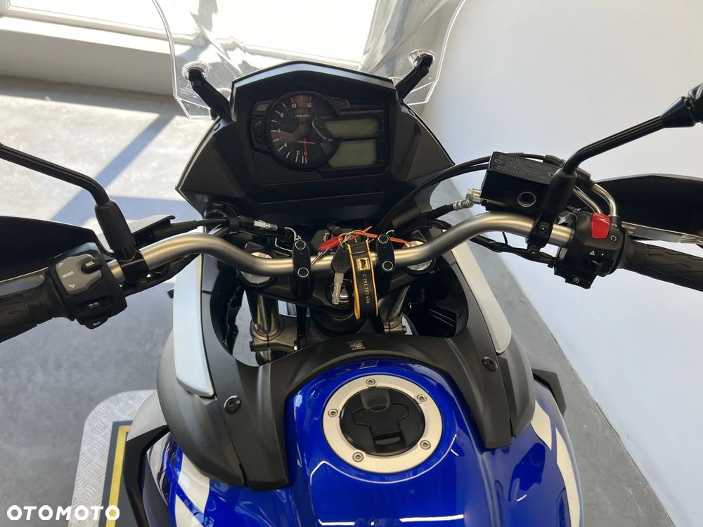 Suzuki V-STROM - 20