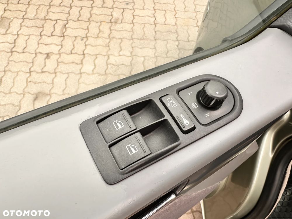 Volkswagen Multivan - 19