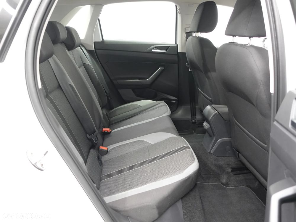 Volkswagen Polo - 24