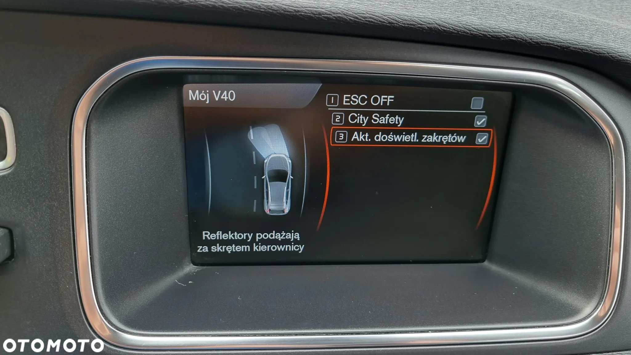 Volvo V40 Cross Country D3 Momentum - 34