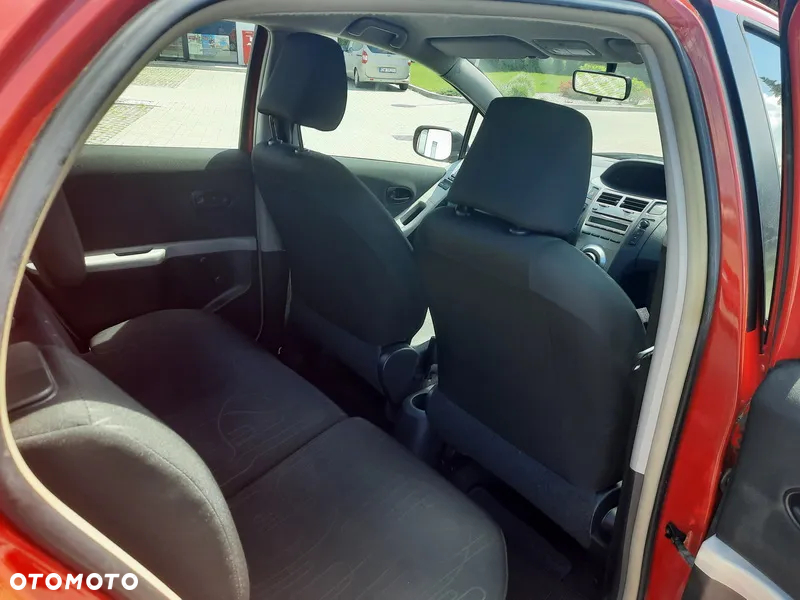 Toyota Yaris - 17
