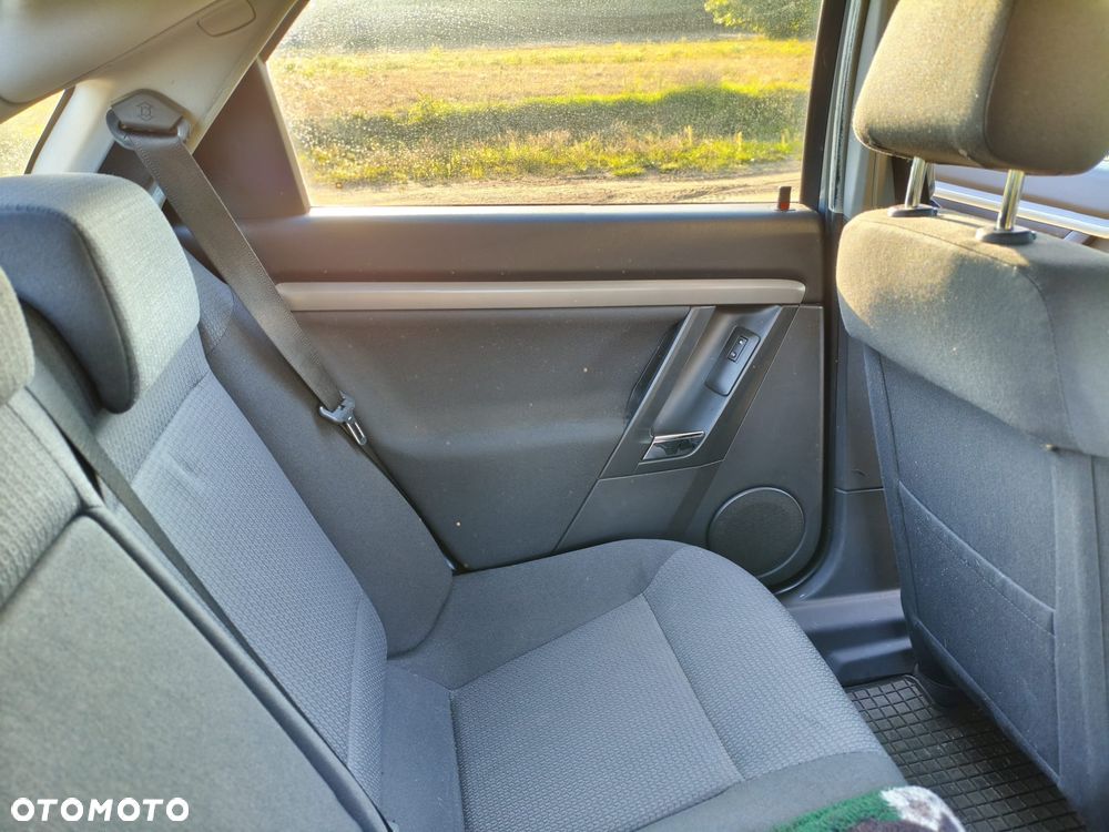 Opel Vectra 1.8 Essentia - 8