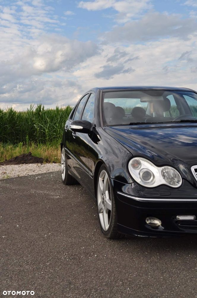 Mercedes-Benz Klasa C 320 CDI 7G-TRONIC Avantgarde DPF Sport Edition - 5