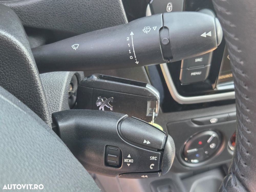 Peugeot 301 1.5 BlueHDI FAP Active - 23