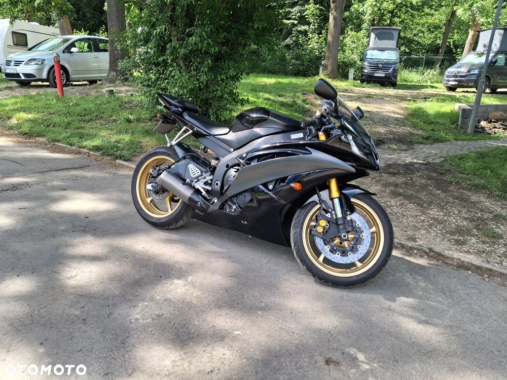 Yamaha R6 - 4
