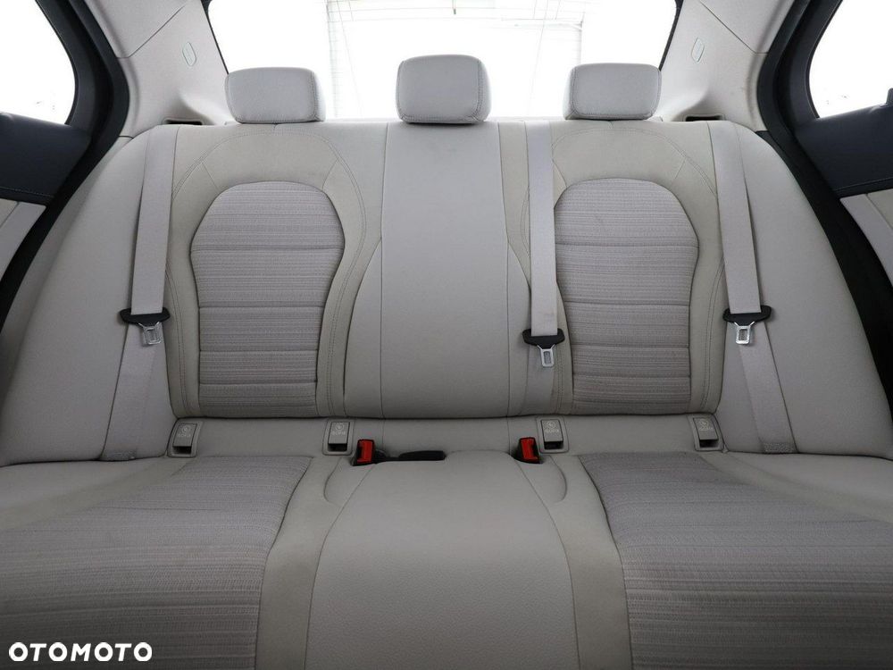 Mercedes-Benz Klasa C 300 7G-TRONIC Exclusive - 19