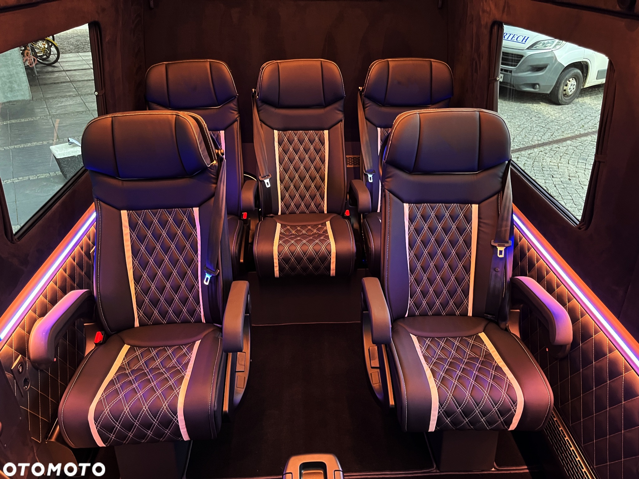 Mercedes-Benz Sprinter - 13