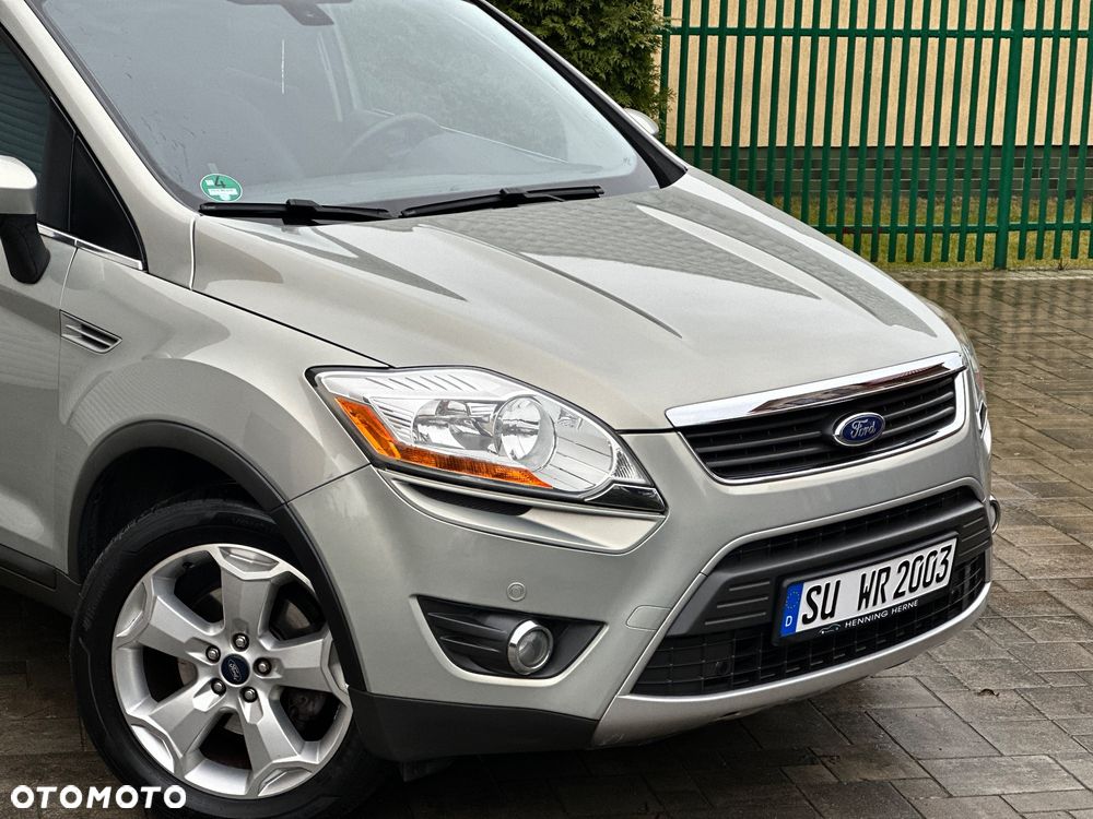 Ford Kuga 2.0 TDCi 2x4 Titanium - 4