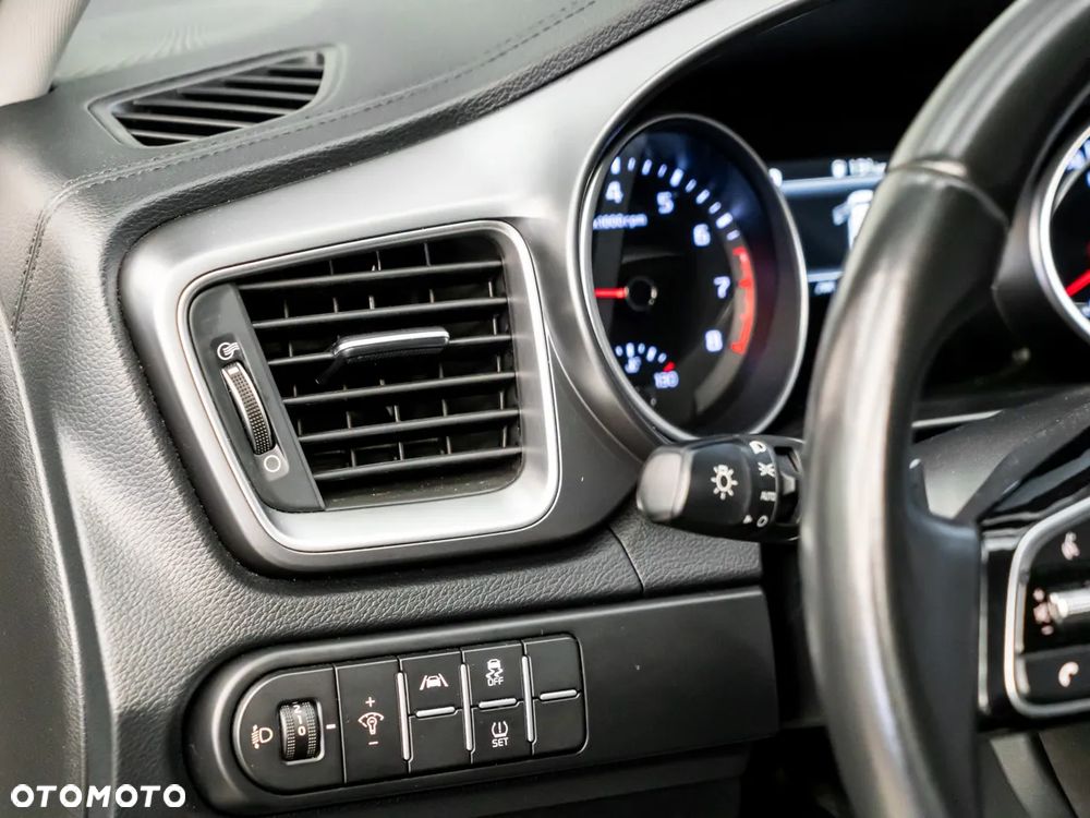 Kia Ceed 1.5 T-GDI M DCT - 24