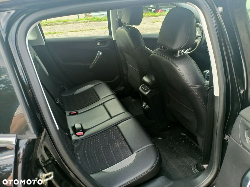 Peugeot 2008 1.6 e-HDi Allure S&S - 22