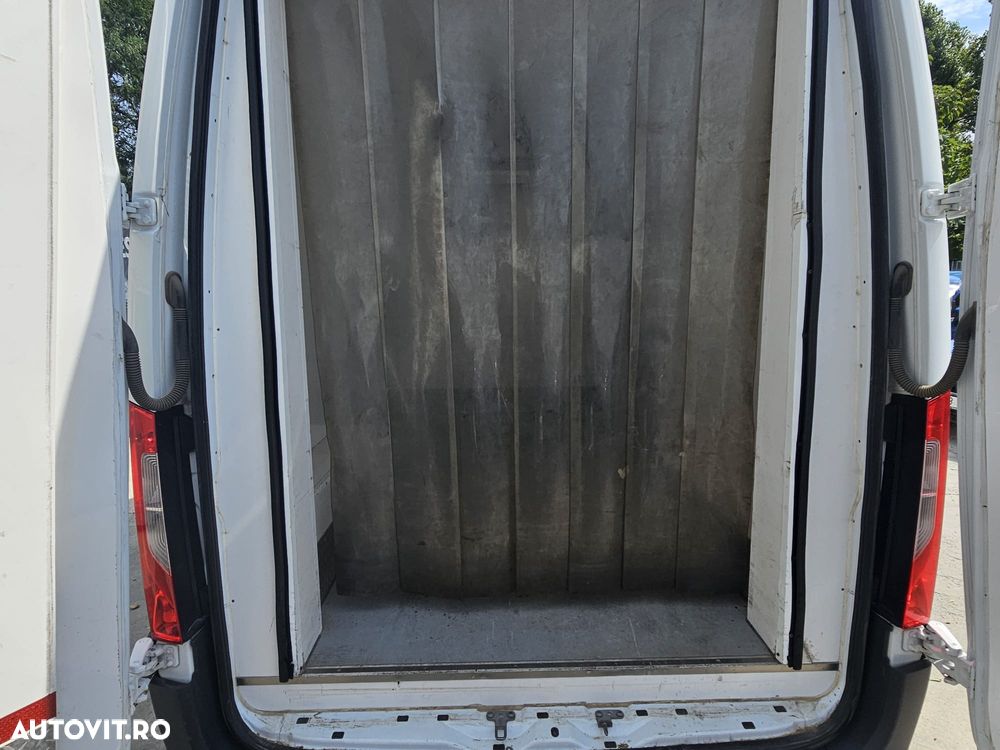 Mercedes-Benz Sprinter - 9
