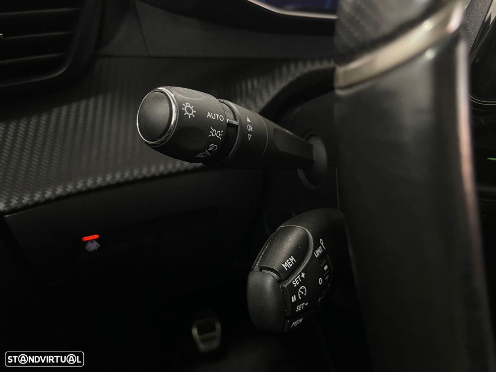 Peugeot 2008 1.2 PureTech GT - 38