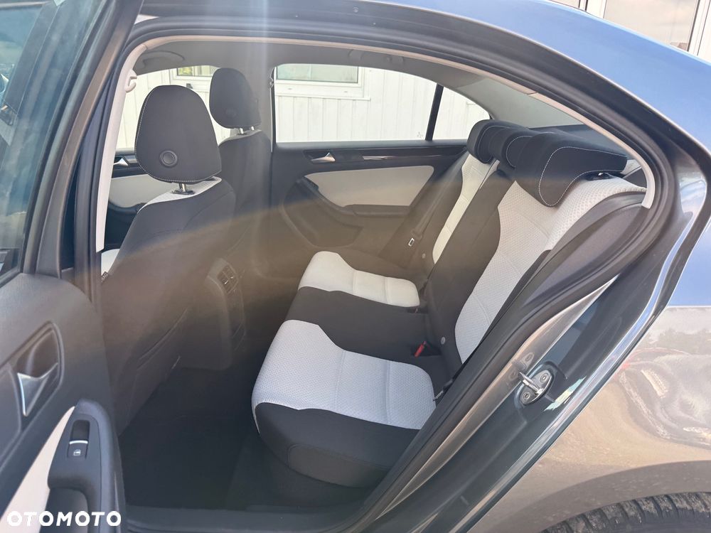 Volkswagen Jetta 2.0 TDI DPF BMT Comfortline - 17