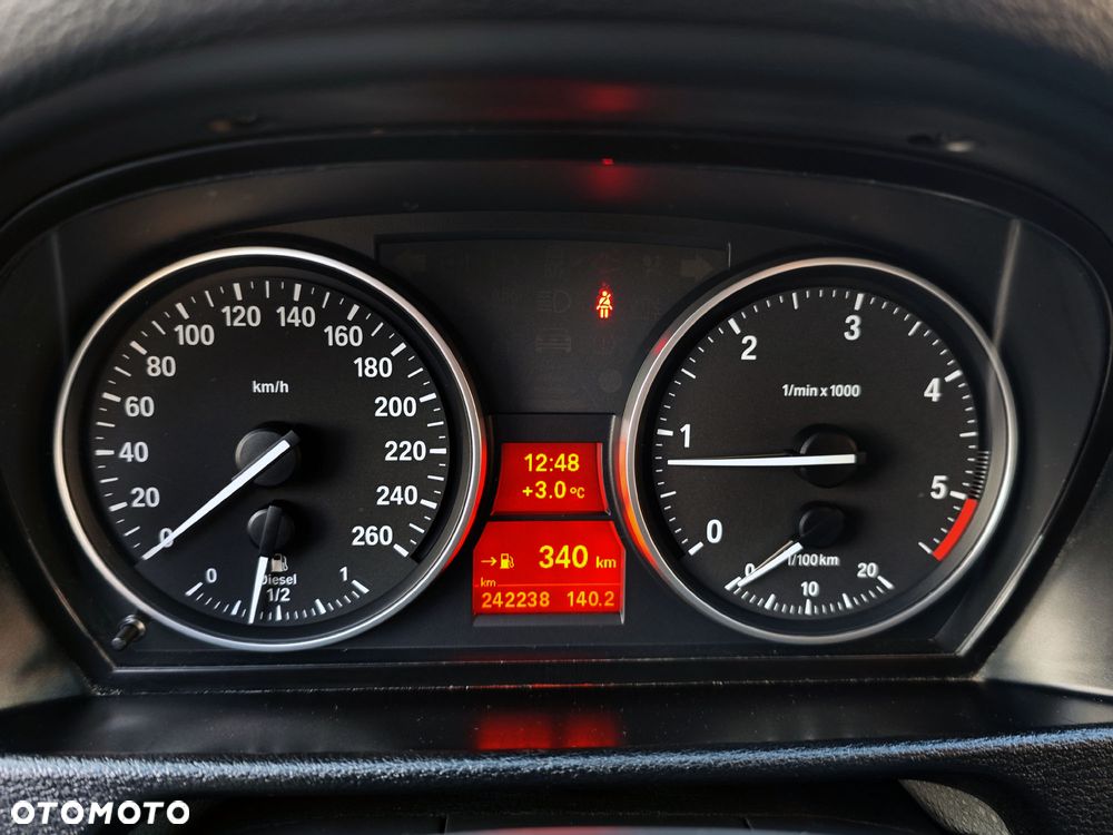 BMW X1 sDrive18d Sport Line - 16