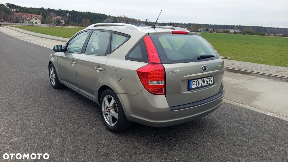 Kia Ceed 1.4 Comfort + - 8