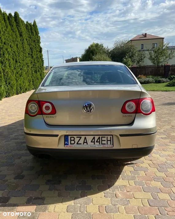 Volkswagen Passat - 5