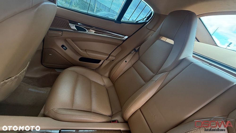Porsche Panamera - 32
