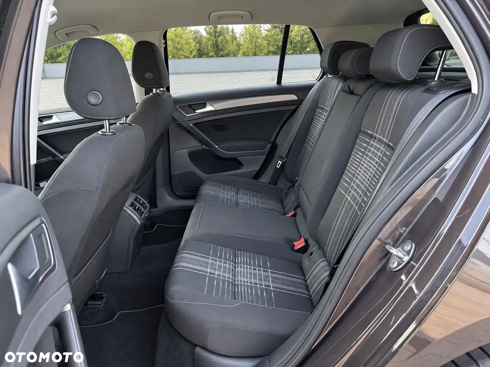 Volkswagen Golf - 16