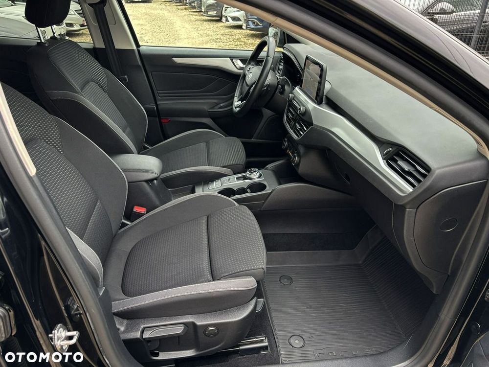 Ford Focus - 32