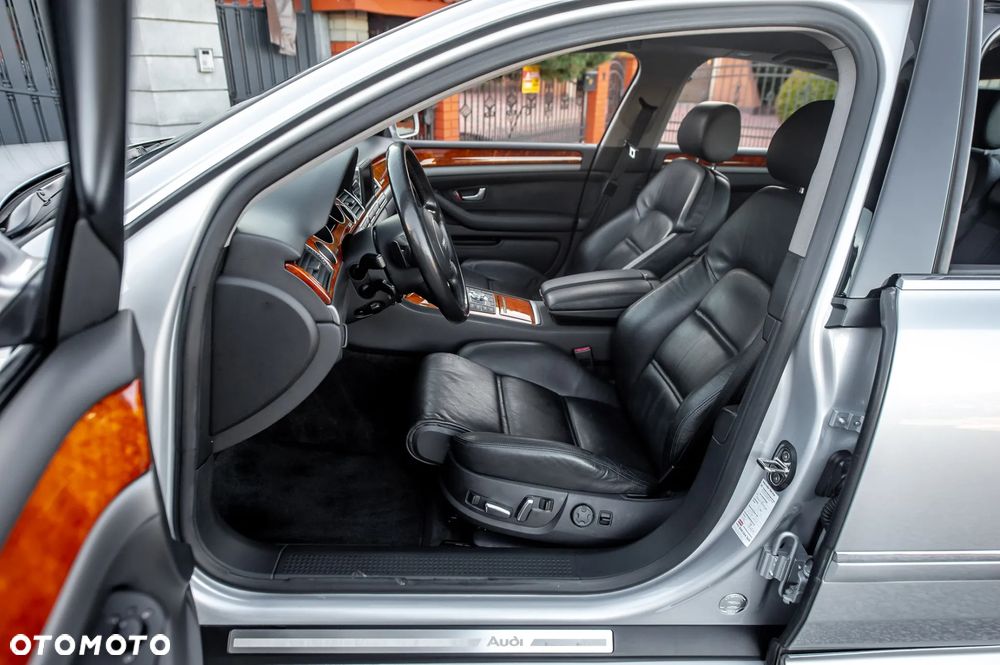 Audi A8 4.2 Quattro - 17