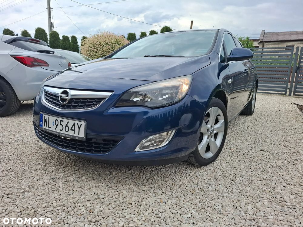 Opel Astra 1.4 Turbo Cosmo - 2