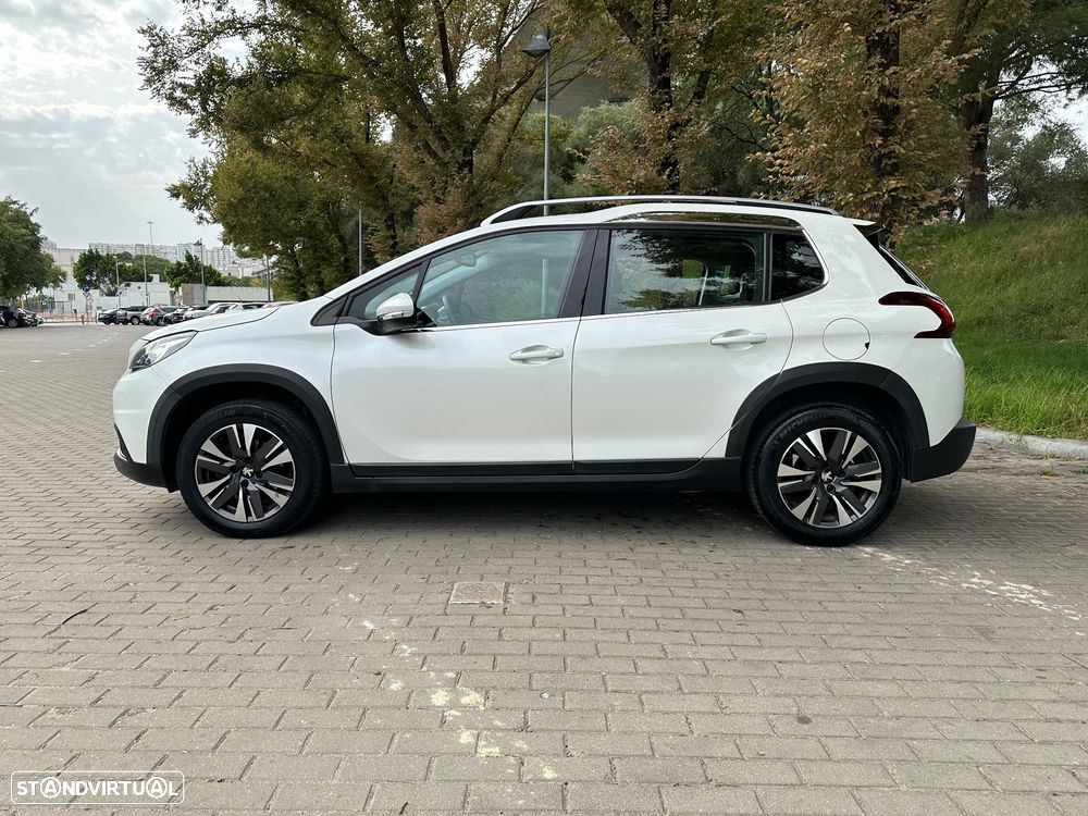 Peugeot 2008 1.2 PureTech Allure EAT6 - 10
