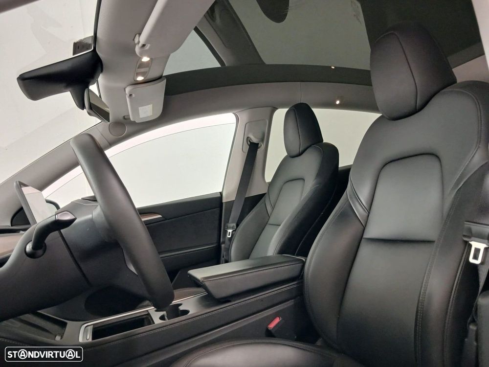 Tesla Model Y Long Range Dual Motor AWD - 7