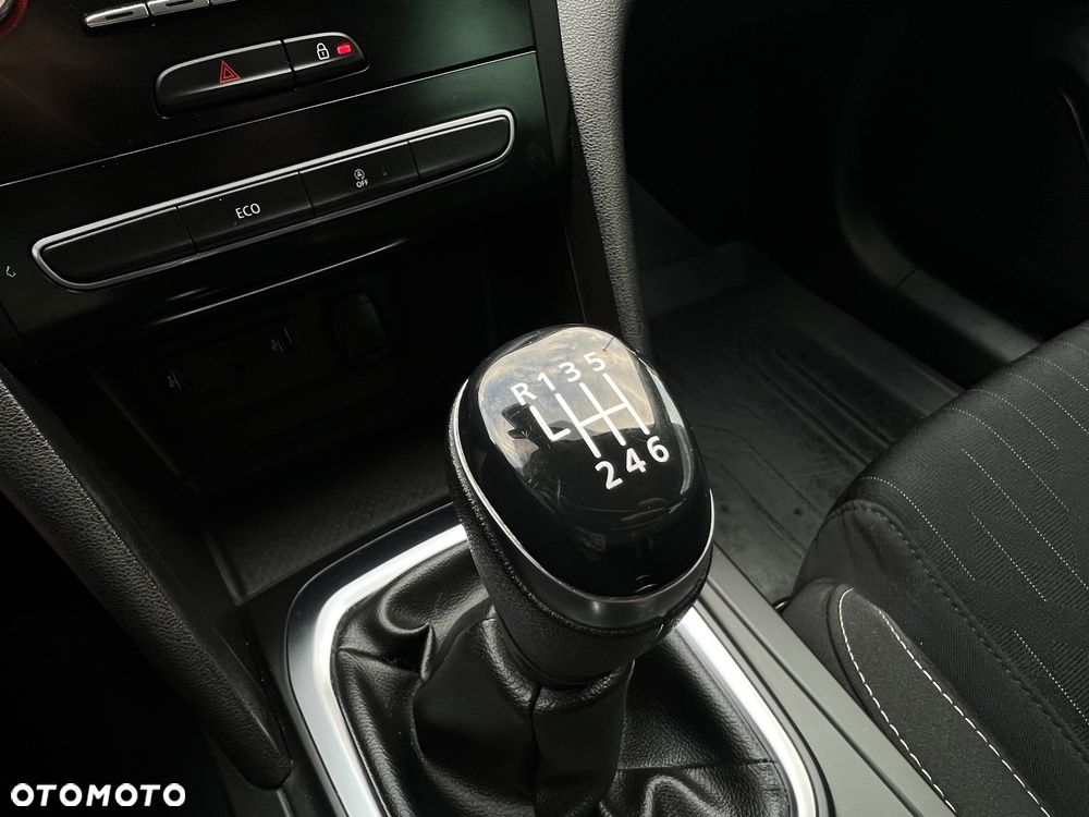 Renault Megane 1.3 TCe FAP Limited - 27