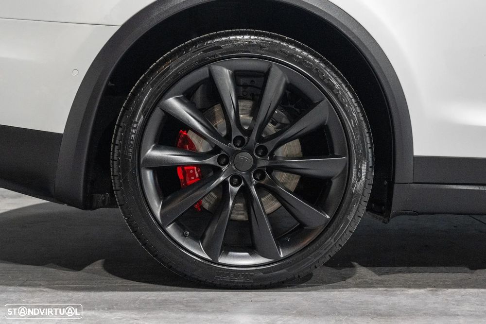 Tesla Model X P100D - 43