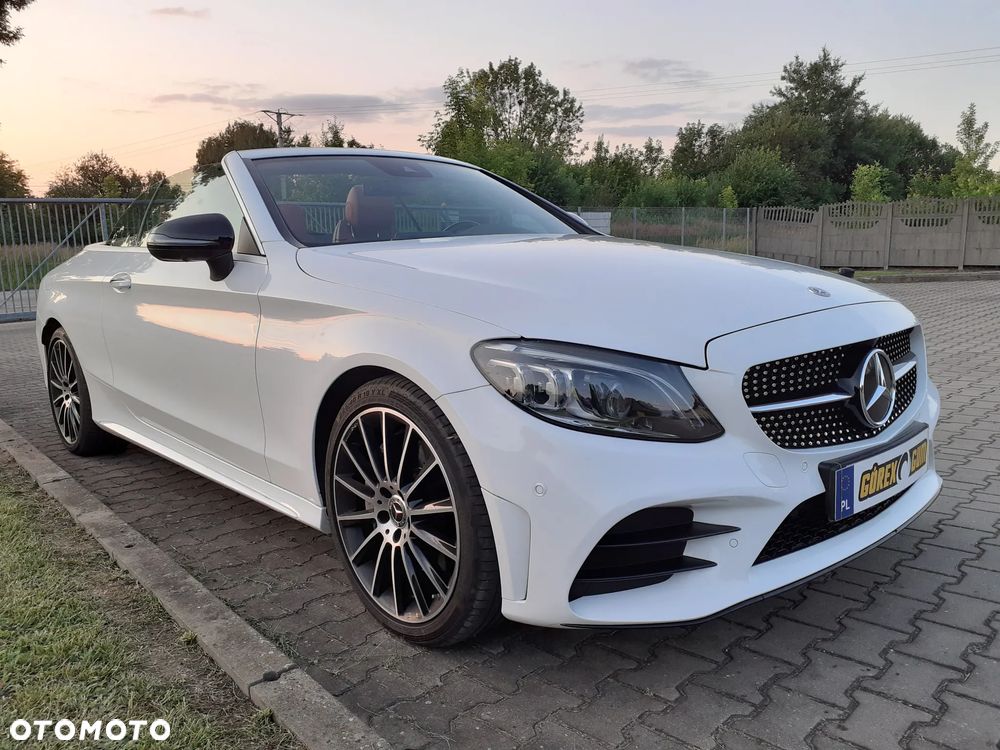 Mercedes-Benz Klasa C 300 9G-TRONIC - 12