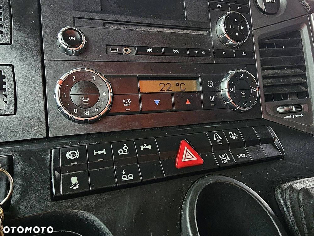 Mercedes-Benz Antos 2540 Sypialna euro 6 chłodni 3 osie podnoszona i skrętna - 7