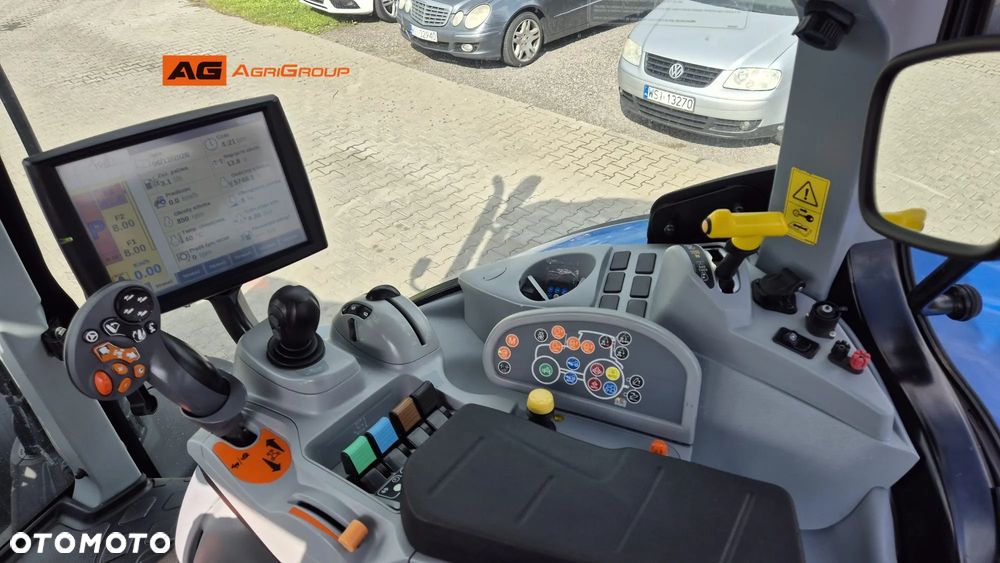 New Holland T7.200 AC 2013R - 12