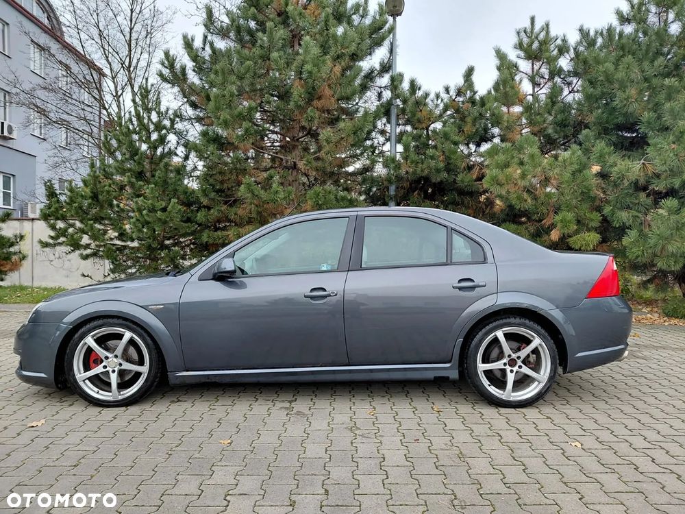 Ford Mondeo V6 ST 220 - 1