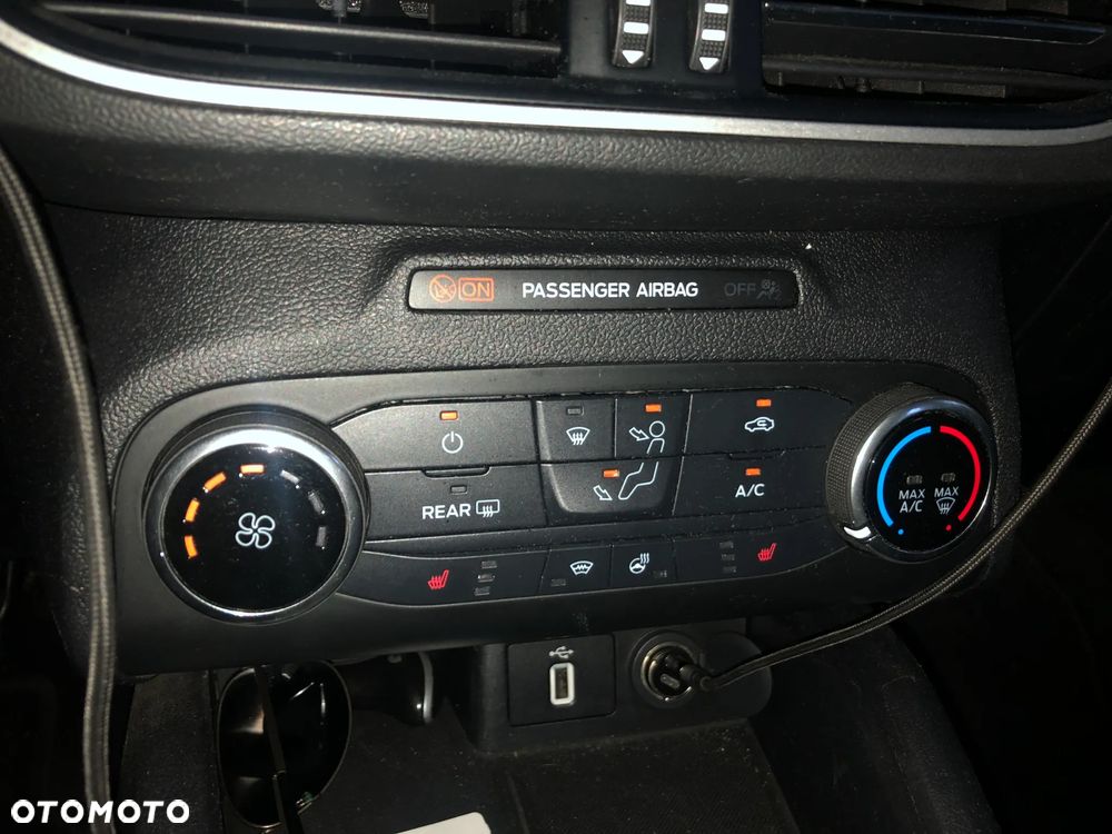 Ford Focus 1.5 EcoBlue Connected - 21