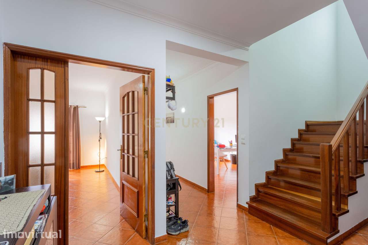 Moradia Geminada T5 – 243 m² | Lote 375 m² - Grande imagem: 2/40