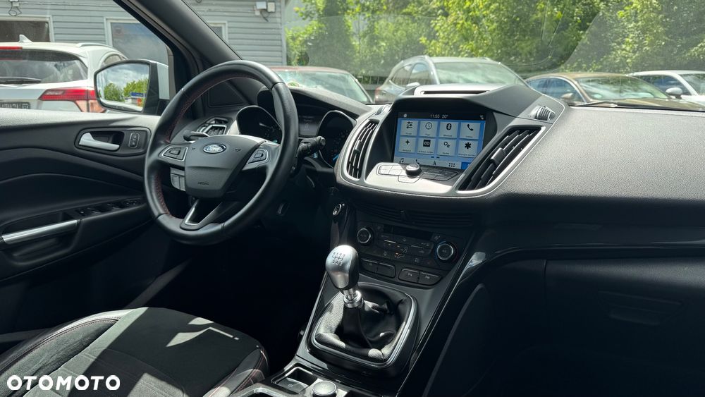 Ford Kuga 1.5 EcoBoost 2x4 ST-Line - 36