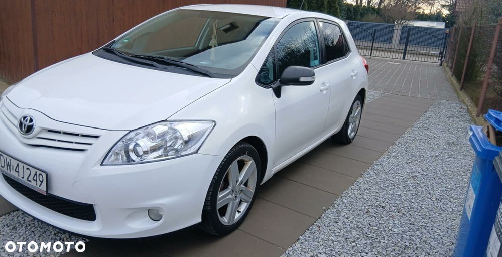Toyota Auris 1.6 Dynamic - 1