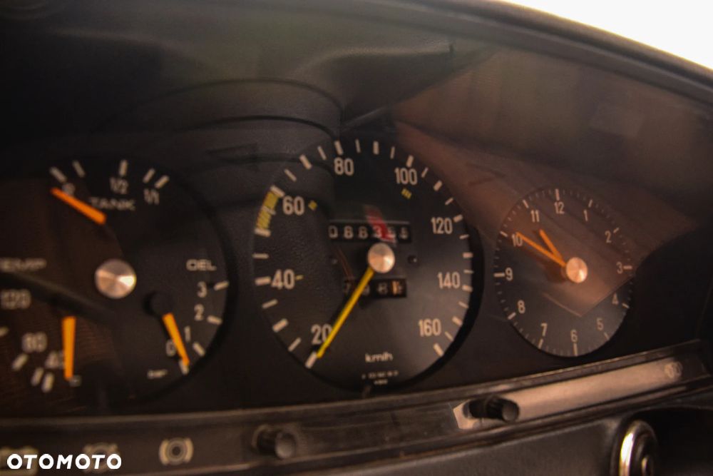 Mercedes-Benz W123 - 13
