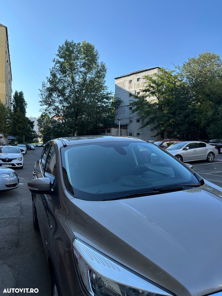 Ford Kuga 2.0 TDCi 4WD Powershift Titanium - 8