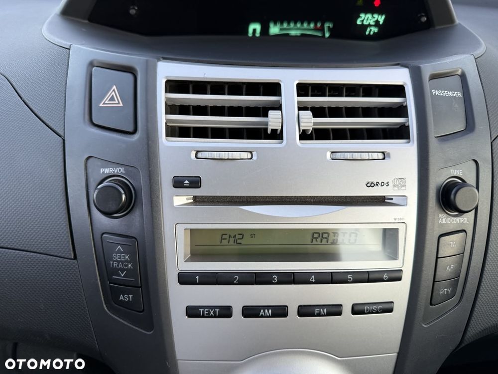 Toyota Yaris 1.3 VVT-i Cool - 25