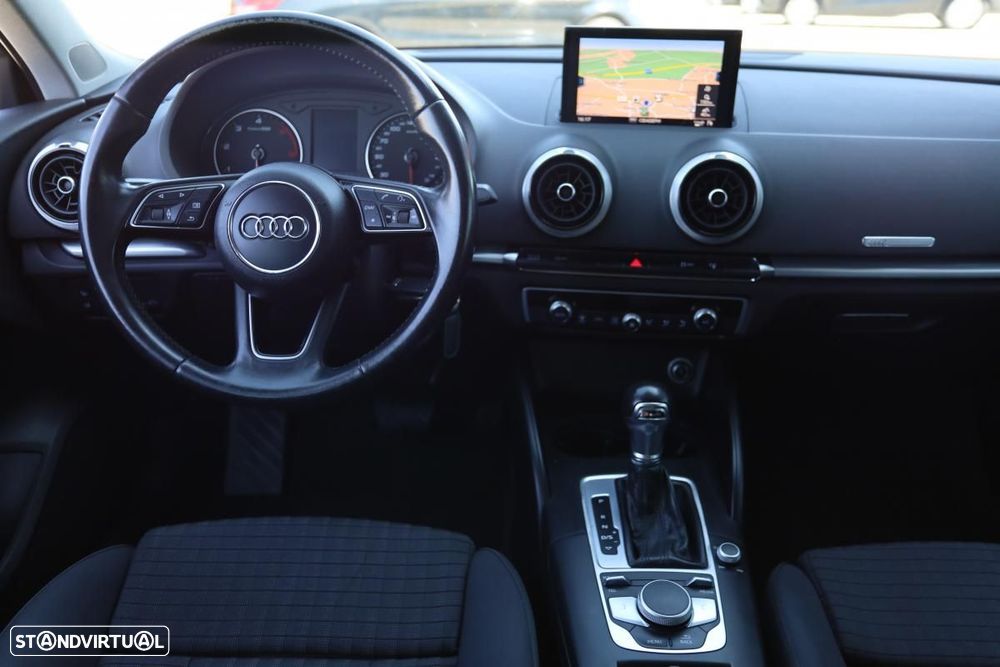 Audi A3 Sportback 1.6 TDI Sport S tronic — fotografia 16