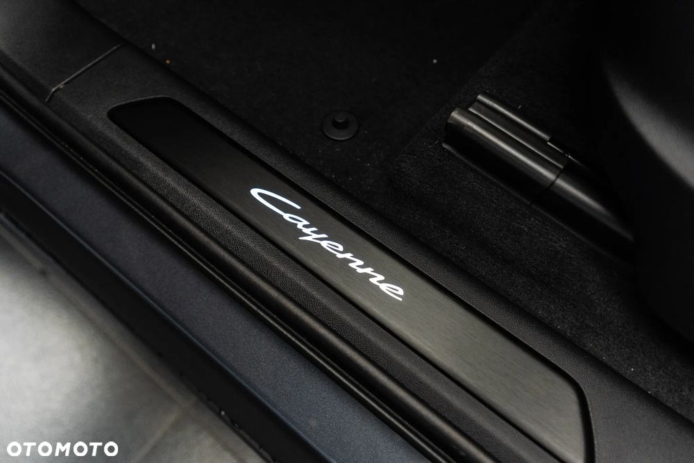Porsche Cayenne Black Edition - 32