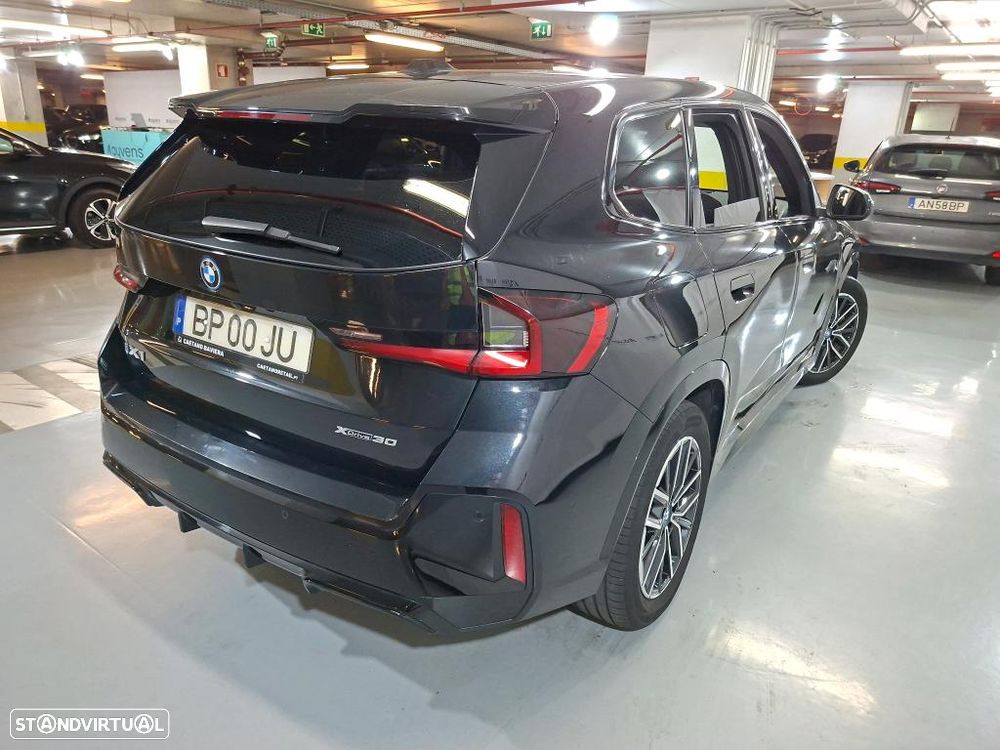 BMW iX1 xDrive30 - 5