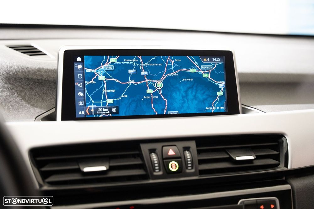 BMW X1 25 e xDrive Corporate Edition - 7