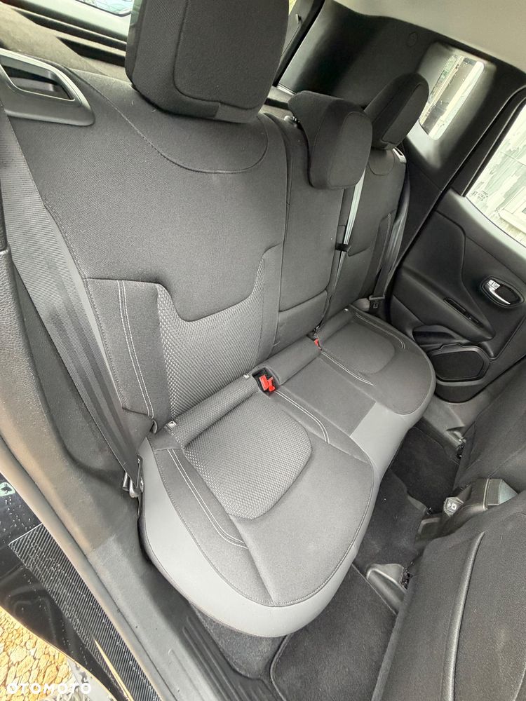 Jeep Renegade - 19