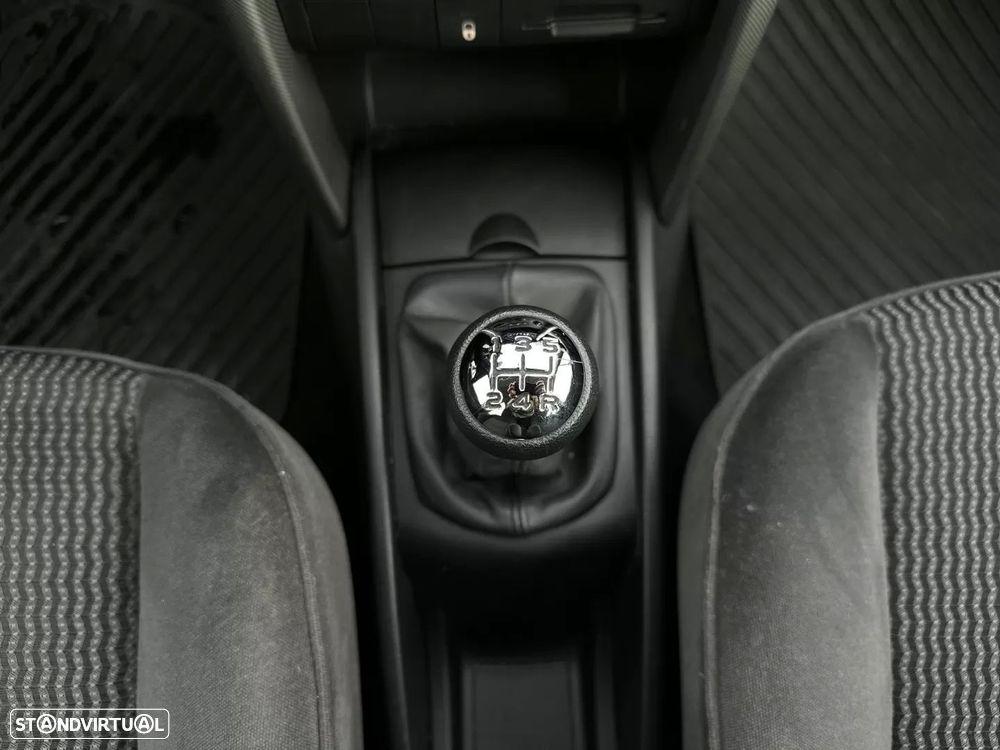 Peugeot 207 1.6 HDi Premium - 20