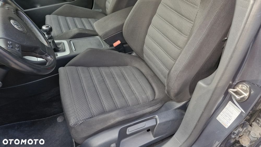 Volkswagen Passat 2.0 TDI DPF Sportline - 18