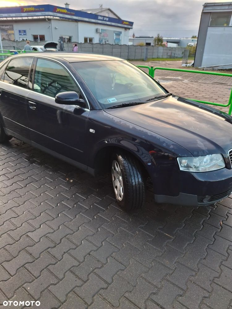 Audi A4 Limousine - 3