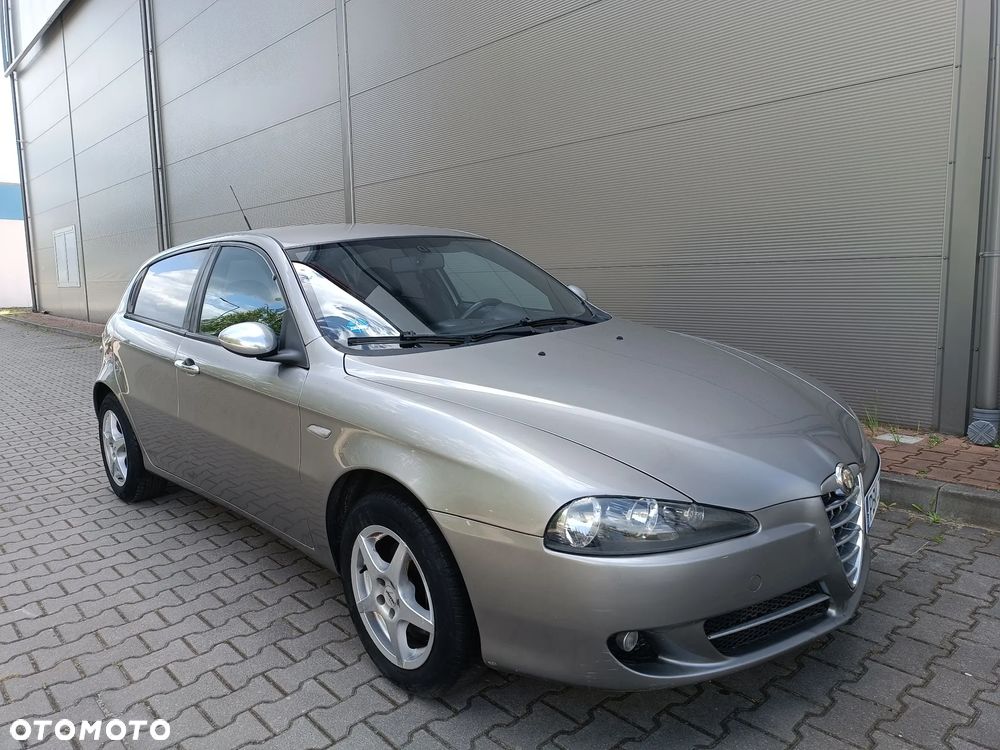 Alfa Romeo 147 1.6 Twin Spark 16V Moving - 1